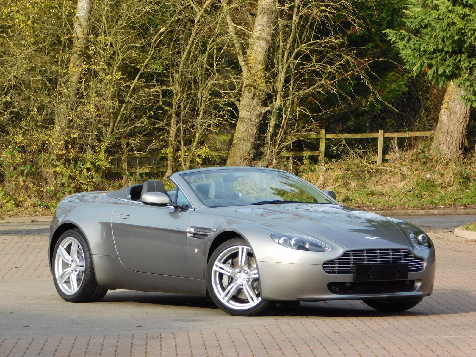 Used Aston Martin V8 Vantage Roadster