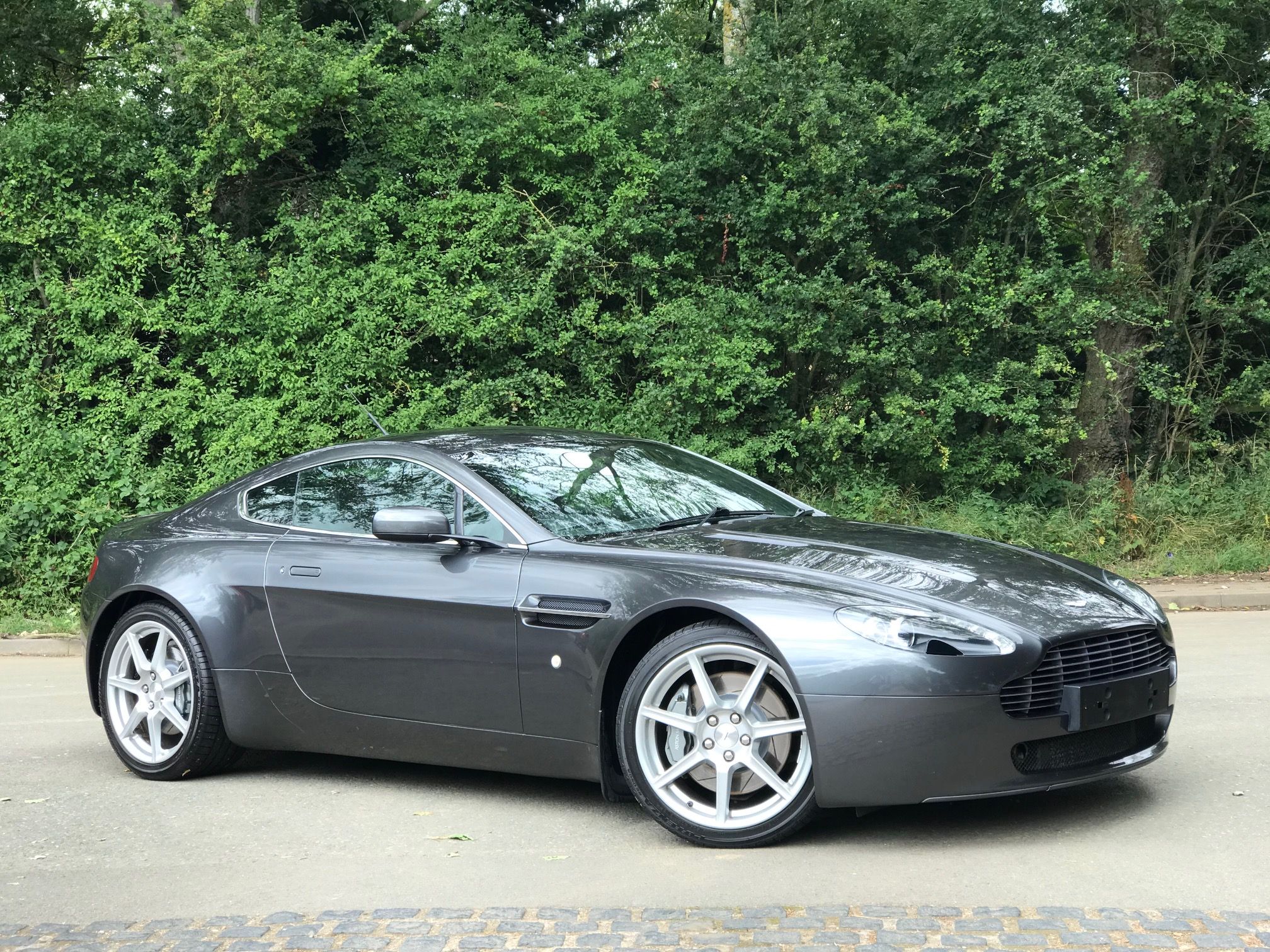 Used Aston Martin V8 vantage for sale